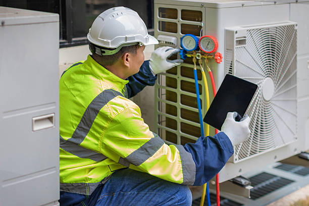 Professional Hvac technician working in Fairfield, CT
